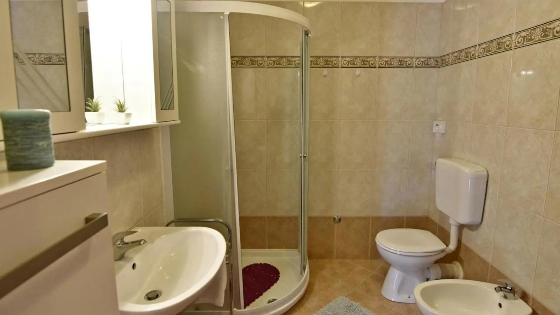 Apartment Klimatisierte Wohnung In Tar Mit Gemeinschaftlichem Pool, Grill Und Garten Porec