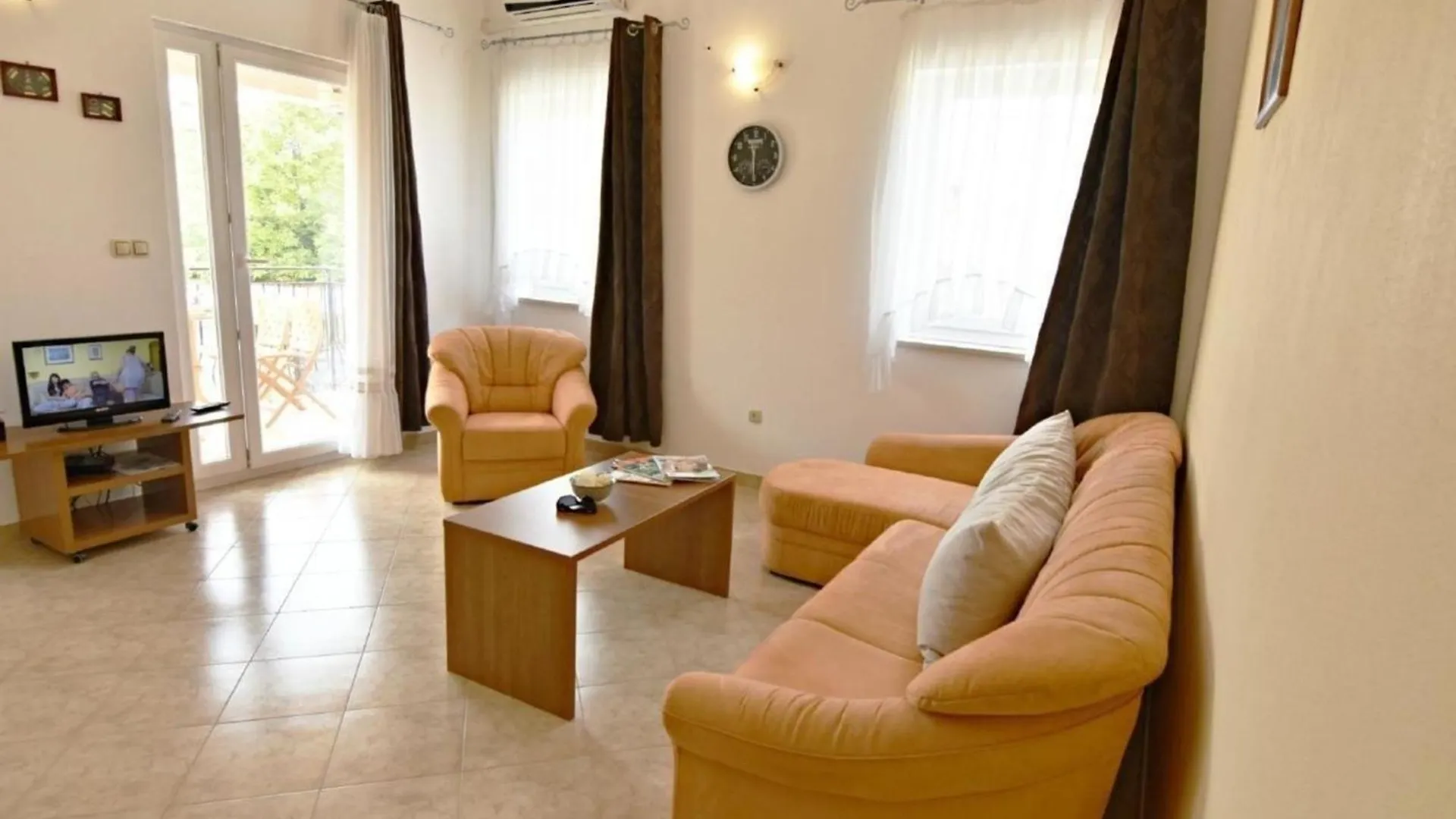 Klimatisierte Wohnung In Tar Mit Gemeinschaftlichem Pool, Grill Und Garten Porec 0*,