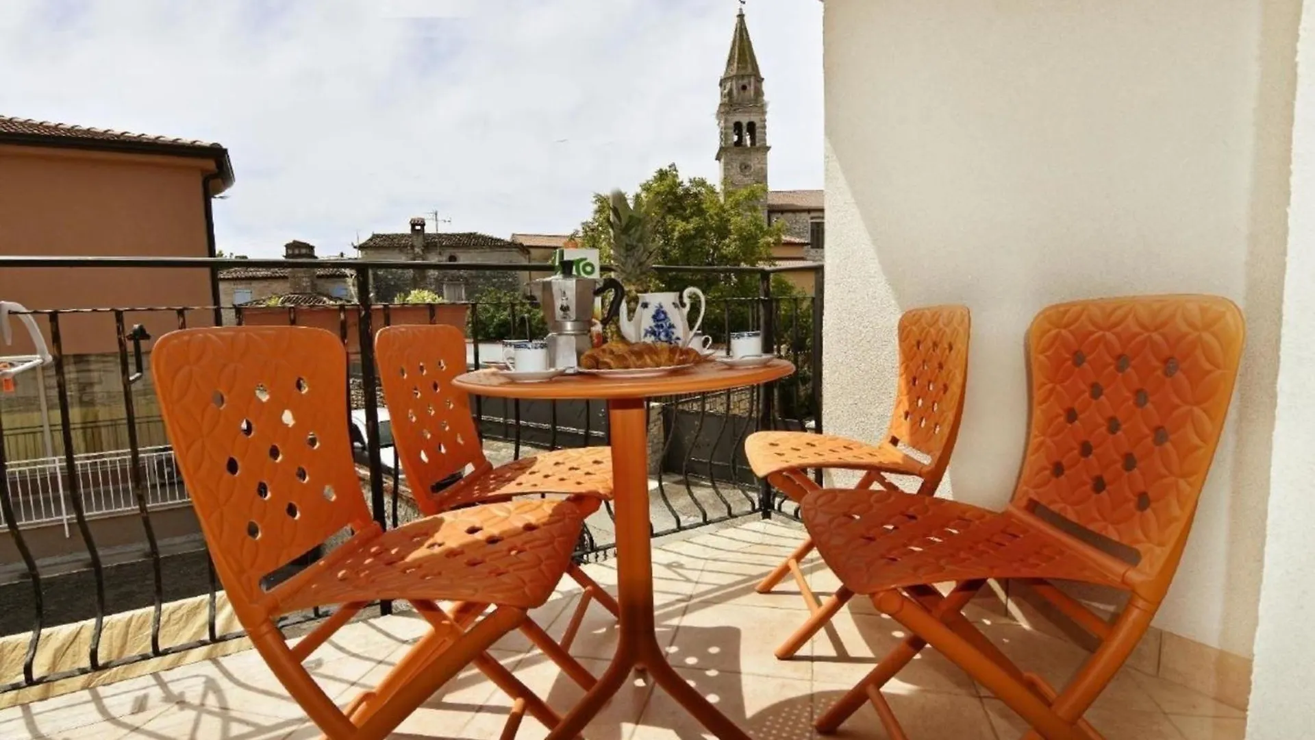 Apartment Klimatisierte Wohnung In Tar Mit Gemeinschaftlichem Pool, Grill Und Garten Porec Croatia